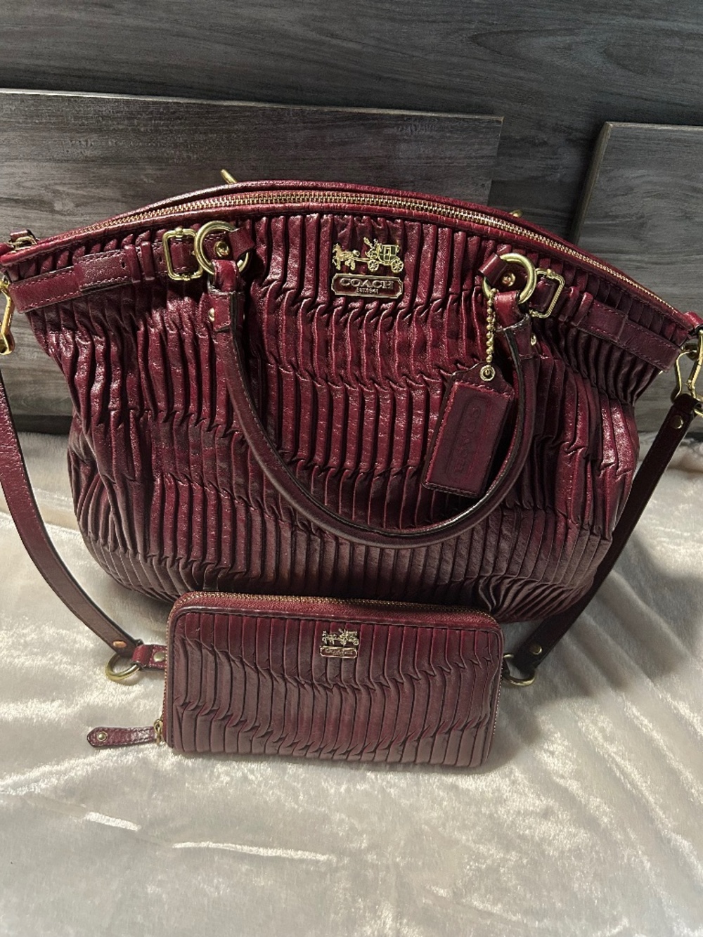 Coach Madison Lindsey matching set, Wallet & purse. Bordeaux/Burgundy color!